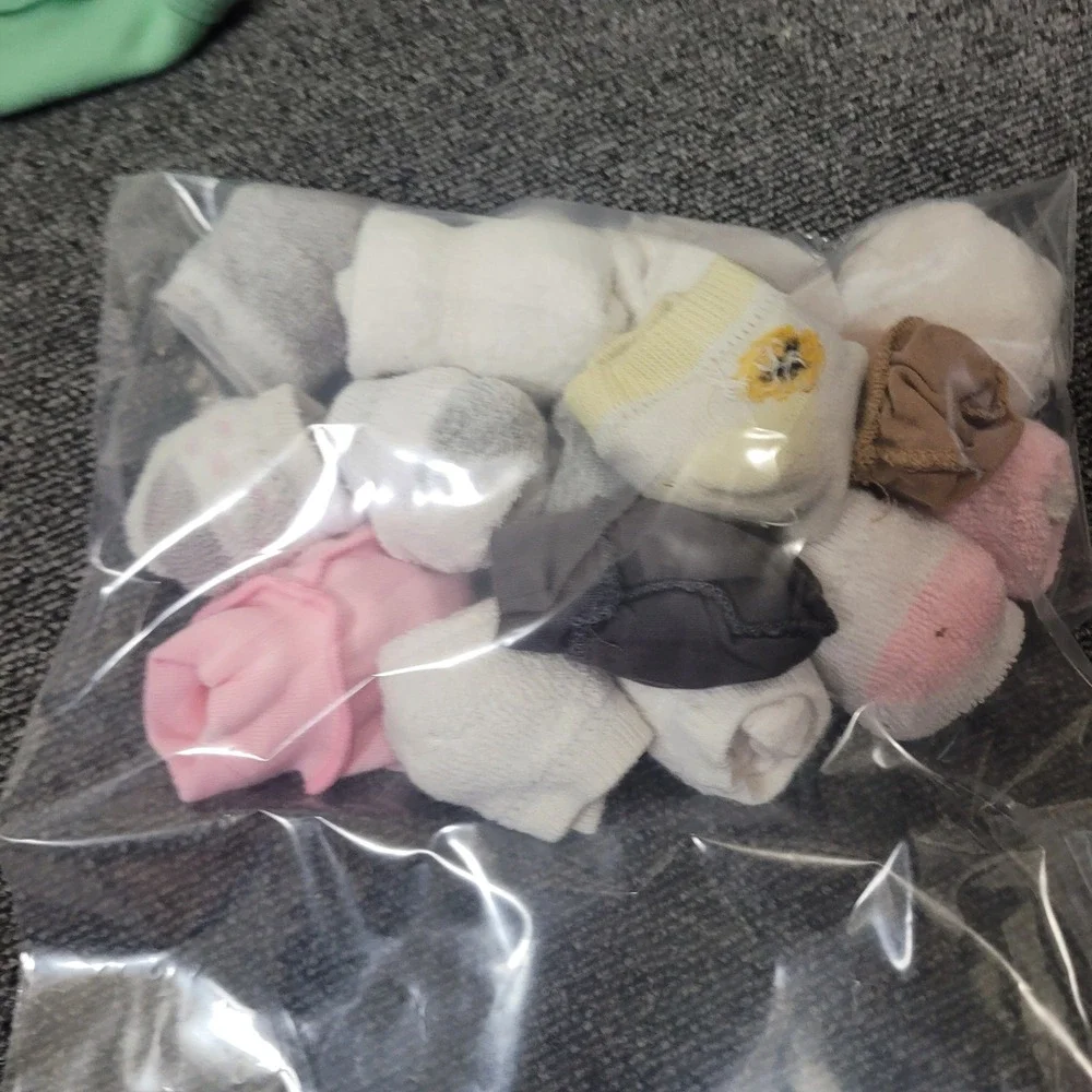 Mixed Brands Lot of 21 Size NB Clothing Bundle Bodysuits Pants 10 Pairs of Socks